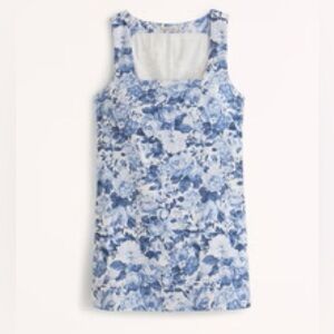 Abercrombie & Fitch Blue and White Patterned Top